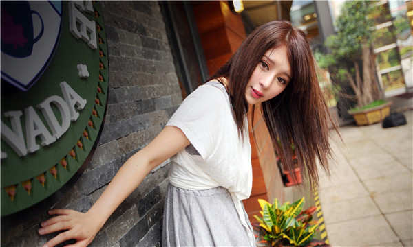 阿合奇想找一个女性生孩子给报酬-｛找个女人生孩子多少钱｝